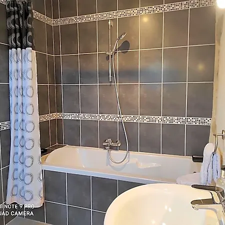 Ferme De Savigny 3* La Cambe